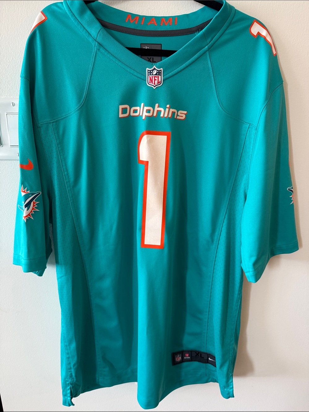 Nike Miami Dolphins #1 Football Jersey Men’s XL Tua Tagovailoa